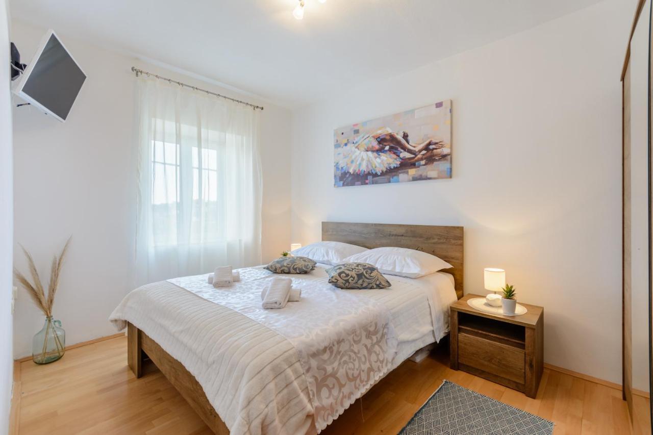 Apartman Mare Milna  Esterno foto
